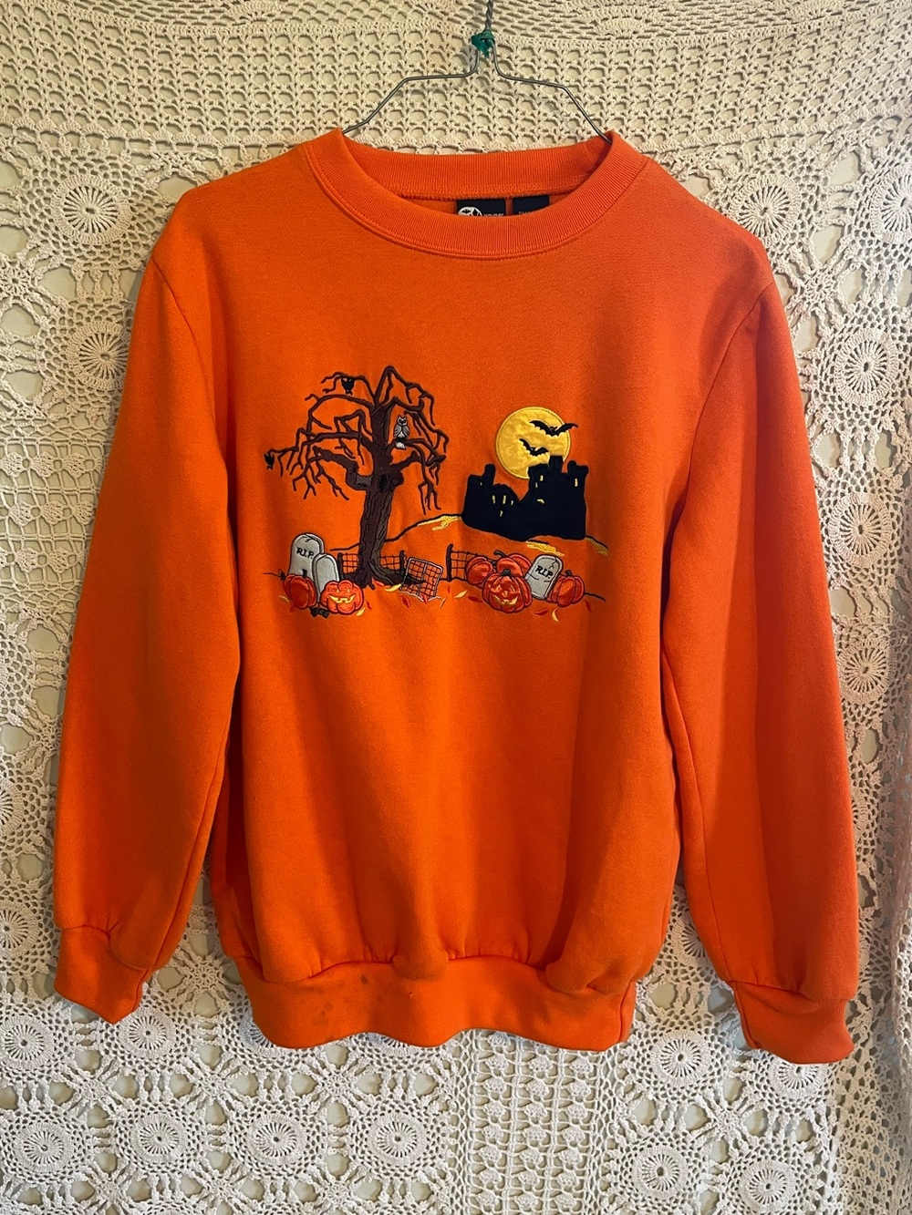 Holiday editions bright orange embroidered spooky Halloween sweater crewneck 90s